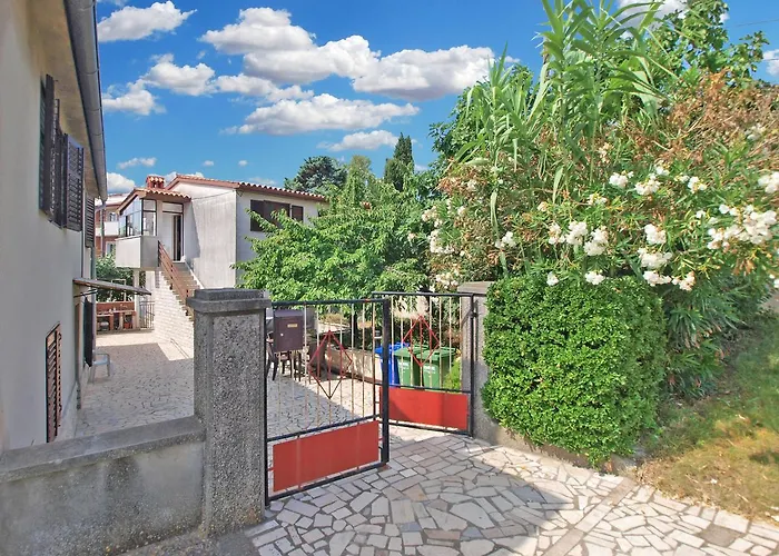 Apartments Luciano 1728