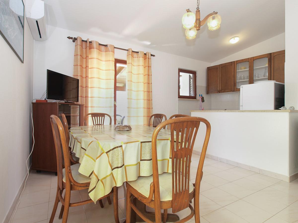 Appartement Luciano 1728 Premantura