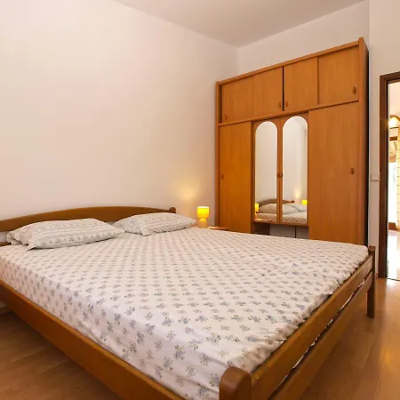 Apartments Luciano 1728 Premantura Exterior photo