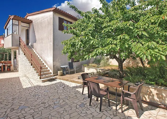 Apartments Luciano 1728
