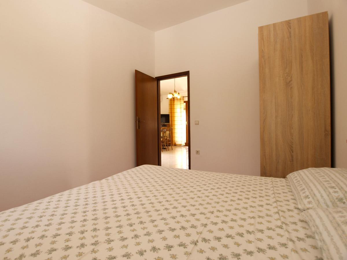 Apartment Luciano 1728